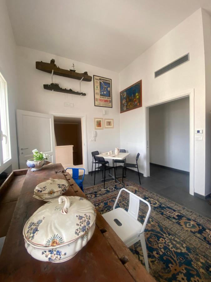 Bric A Brac Eclectic Rooms อุจจาโน ลาเคียซา ภายนอก รูปภาพ